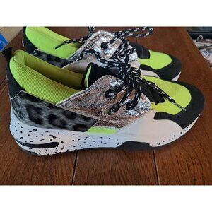 Cape Robbin Lace Up Printed Wedge Platform Fashion Sneakers Women's Size 8